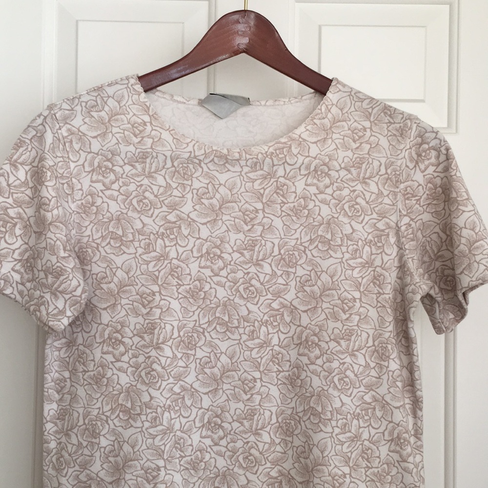Classic Elements Top Size Small White Floral Shor… - image 2